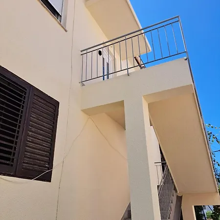 Family & Groups * Zára