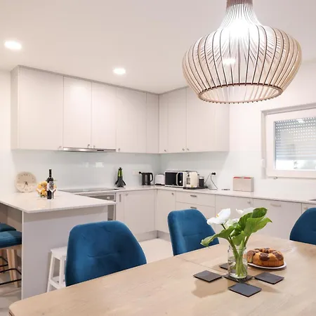 Family & Groups דירה זאדאר